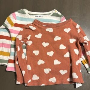 2 3T long sleeve shirts Old Navy